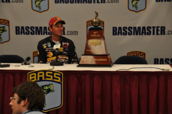 AE7A244F-0F4A-4745-8E0D-AE67957254BD