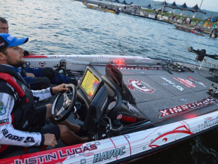 B22FDD50-7BA1-425C-B960-4B9CBFA9E8E9