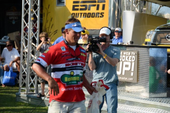 B2773E7E-C3B7-4963-A98E-AFBDD1A83DE7