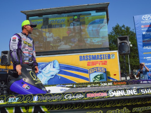 B2C089F9-A382-49A7-A2DA-FF5819AAED16