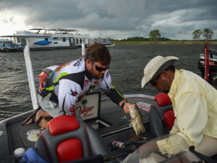 B5A9F9E3-D2E1-493F-9385-69BF6F8FFC9C