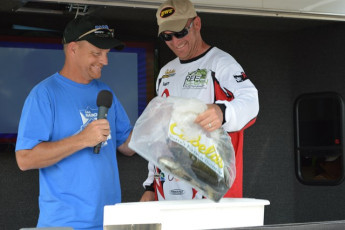 B5FFF1B6-0325-48A1-879A-68B1147353DF