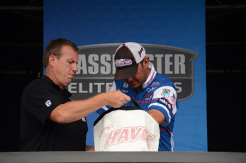 B60E96EE-E23D-427C-ABA5-A06DB19FEC34