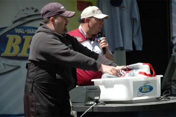 B64C5823-5B94-46F2-85FF-42EE2AE3B8FA