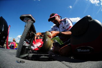 B6823E46-6A76-45C6-95D3-74C2D31E9B64