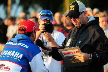 B8D888A0-3591-4DB3-A614-A75062ABAD13