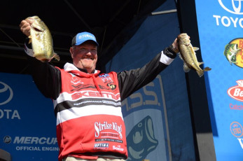 B9ADBAD2-3BA6-43EB-ACAD-F771AF4E3AFF