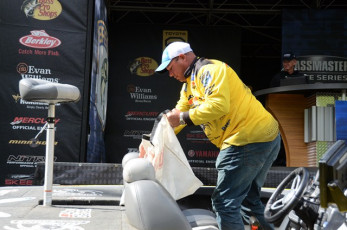 B9B1C952-5B2E-4992-B48E-3EE1CFFD342F