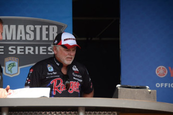 B9CDB12C-339E-4A41-9F6C-7C4E0594F77C