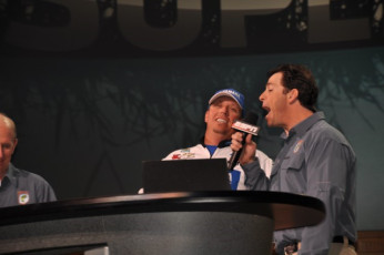 BAA9C202-E41D-4BD6-BBED-0B7C5EAA7A67