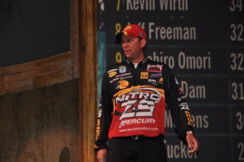 BB7FD888-1BA6-41FD-85C0-1D0AF71B7F0C