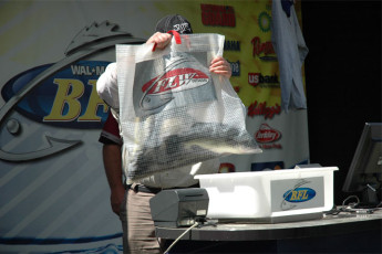 BD877CC4-ADA3-4DC3-BC07-C665216FD72F