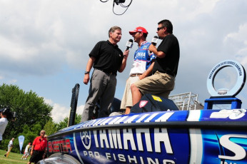 BFAD8B3B-E892-490A-B18C-5FCF1387EE54