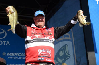 C099107F-7CCD-4FBE-8FFE-1FF72533F31F