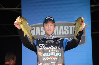 C23CB56E-FFE0-453F-857A-524E39FE3055