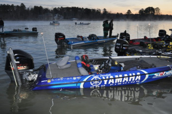 C6AA8757-4B9F-467A-BDC4-BB57ED4E5B2C