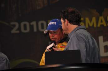 C6E4F72E-2536-4F15-8E6E-FC2D33651F22