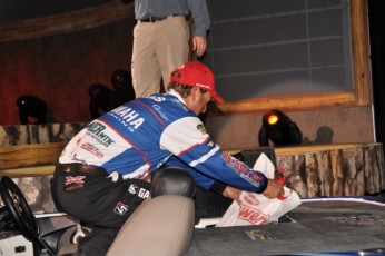 C825CB36-8CAC-41F8-9D71-27E1E4742D86