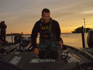 CA7B4650-2C9A-42AC-84D2-D3938AD42B51