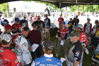 CAF1631D-5AFA-4734-B750-FDFDF3AF71A5