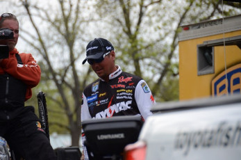 CB1DBF18-A3A7-49E4-BFD0-F5EA51E3AF96