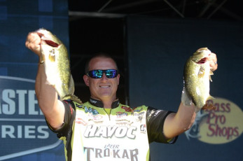 CB70E1FD-AFC6-476B-935C-E5AE21C02C09