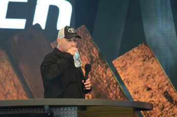 CB852262-45EE-49D1-81F5-CBA728D36951