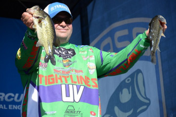 CBF79F33-4B52-490C-A005-3B9CA6584FA8