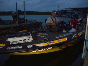 CD2C0683-F7DF-4F71-B7EF-1E7CD9B35CDE