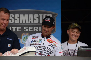 CEB6D034-3D68-408E-B1AF-0D5414CC881D