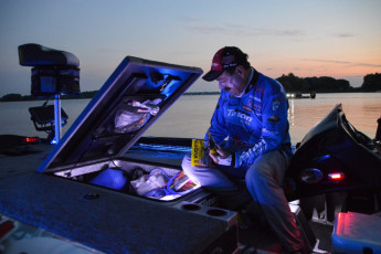 CFD10B2B-6A8D-40AF-9305-990B9F4E47C1