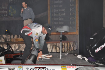 D043A333-0246-4E12-A578-2045BF164E99