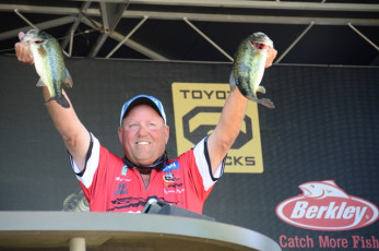 D13A2E6A-8A23-465B-8AD6-4B20F70FA9C1