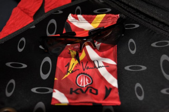 D46C9543-5CB6-4112-8EE9-0E14678553C5