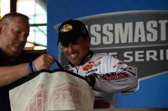 D5BB9E2C-3B66-47EE-A312-2B058CA176AD