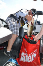 D68BB1CB-EF53-4299-805A-361E49C66F8E