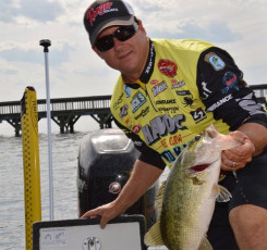 D70EB78E-F375-4B9B-A164-132FBC297D88