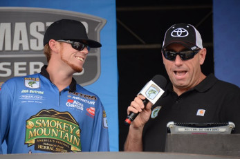 D7431A73-A904-485F-BD1F-005B224CB788