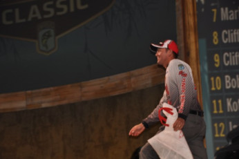 D75929E5-A8CC-4C21-84B0-D926508D7302