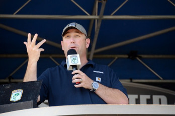 D92363E8-BD12-48AF-ADAA-D12D23AC1359