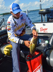 DABF9CF2-797B-4E9E-BF2B-AF70CDF2CC84