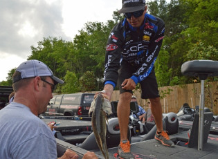 DAEDE98B-50D9-41A7-9E59-DA00F91D0243