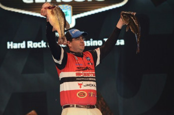 DB83B95B-077C-4549-864D-B6106FB17BB2