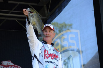 DC0A4CEE-FDFC-404B-AC49-B893F54BFFE9