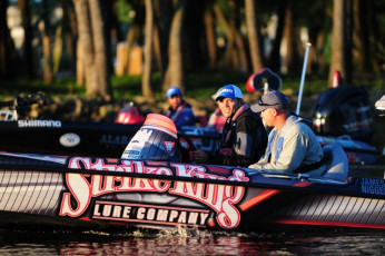 DC19D50F-1AE4-4B80-ADAA-2B8F5F0F1642