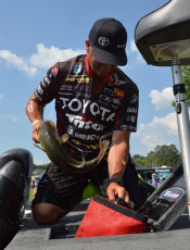 DCA4A34E-F394-46E9-B1EF-CD13A632074C