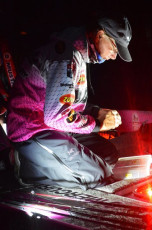 DCC40B65-30A4-4DB6-8DF1-CFD3BFADA227