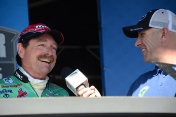 DCD59298-3058-4AE4-89B1-5454BC93B6EC