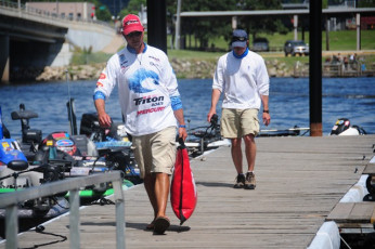 DCDD3050-8617-489C-9F1B-CD2BD37A2619