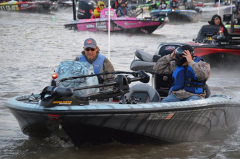 DCF498E5-BC61-4BD0-9B9E-9025694A8A0C